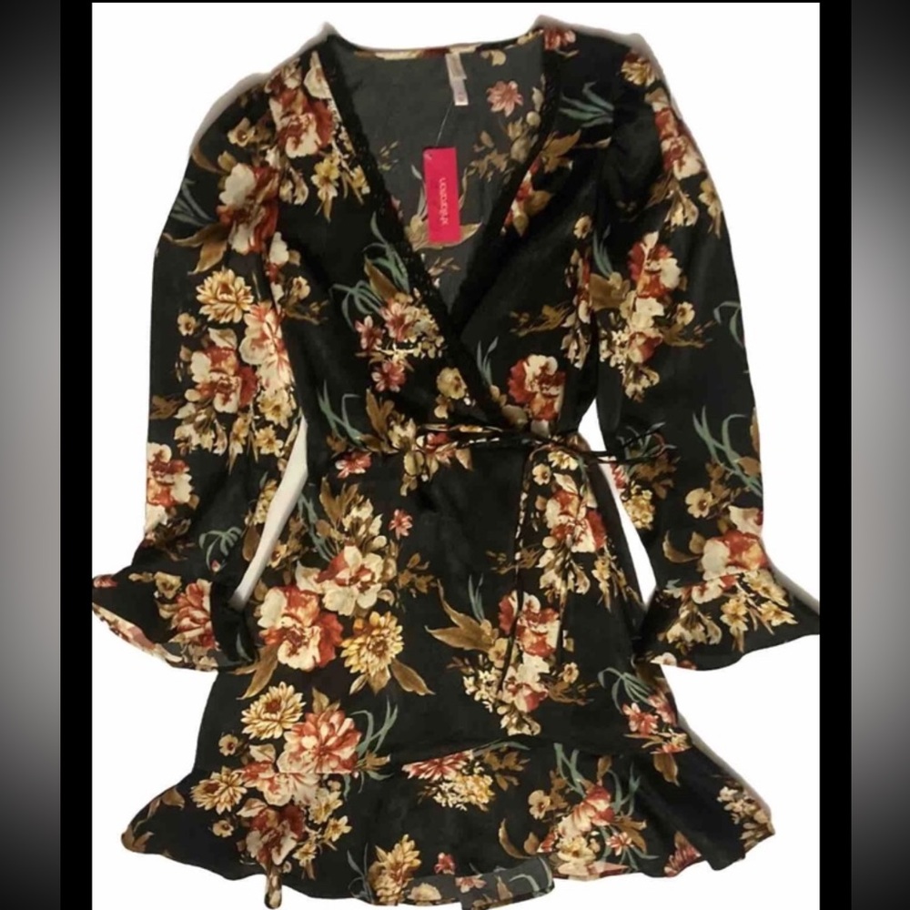 Xhiliration Black Dark Floral Long Flared Sleeve V-Neck Short Dress NEW M womens